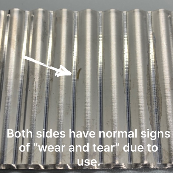 The Pampered Chef Crinkle Cutter - Picture 10 of 14